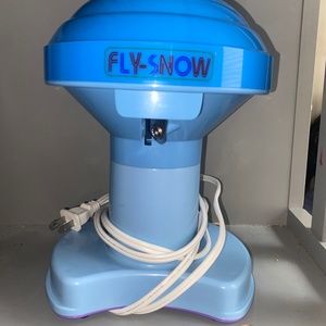 Fly-snow cone machine